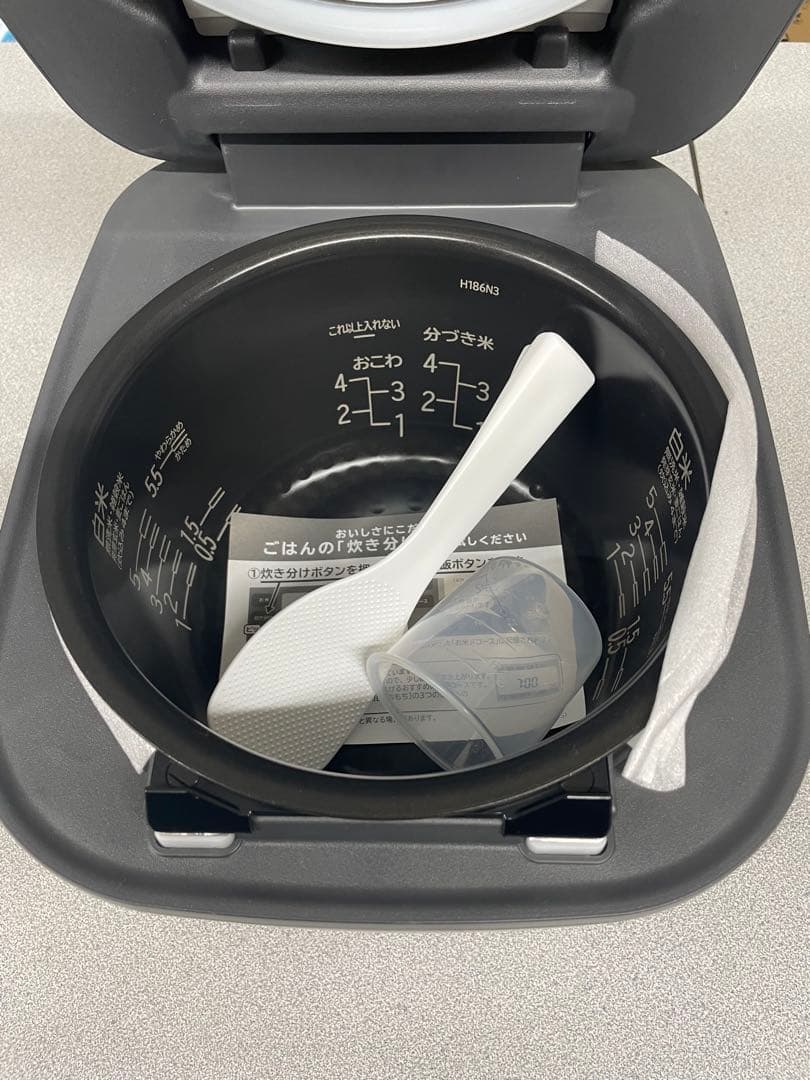 HITACHI RZ-Y100 HJ 炊飯器 チャコールブラック