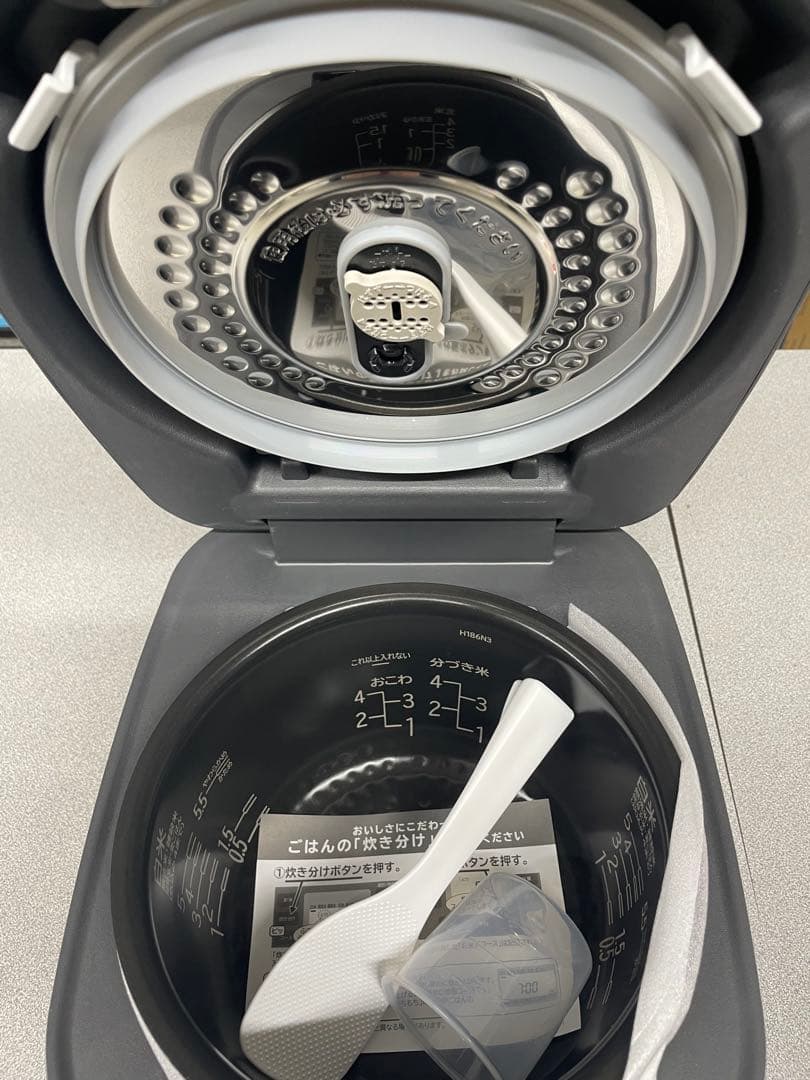 HITACHI RZ-Y100 HJ 炊飯器 チャコールブラック