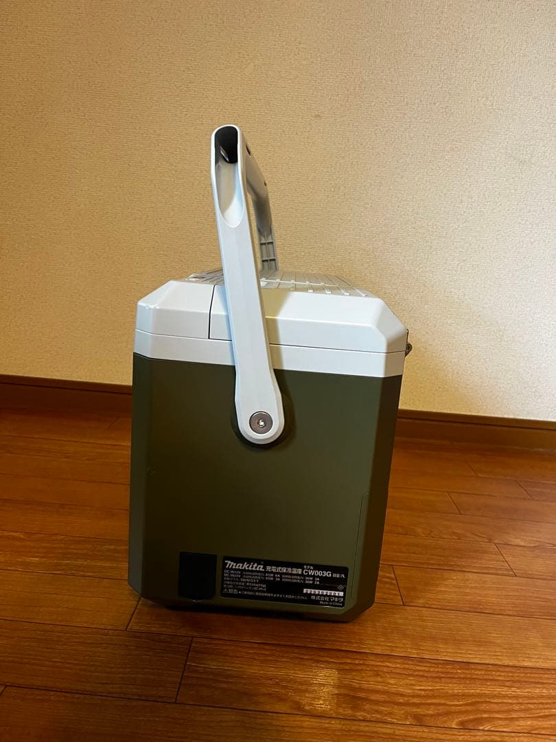 マキタ　充電式保冷温庫　 CW003G 7L