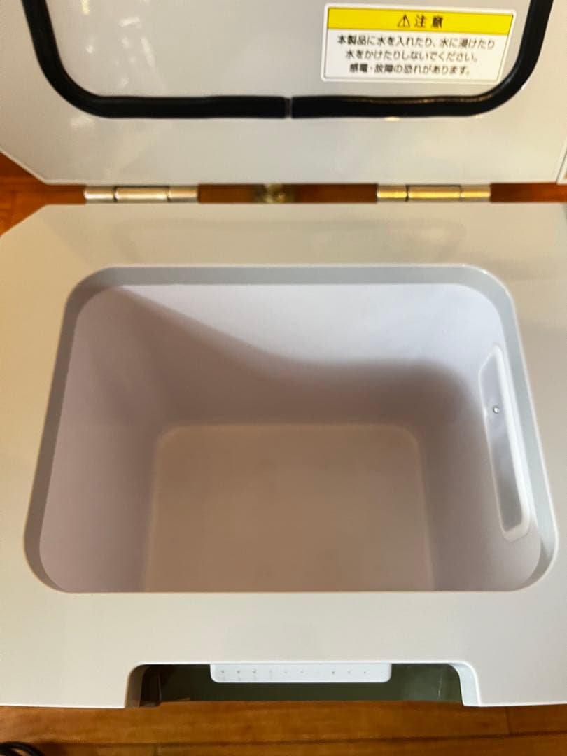 マキタ　充電式保冷温庫　 CW003G 7L