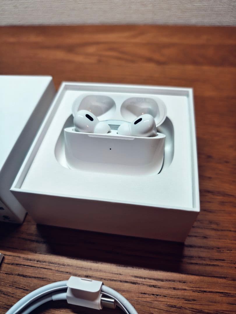 Airpods Pro 第二世代 Lightning端子モデル MQD83J/A