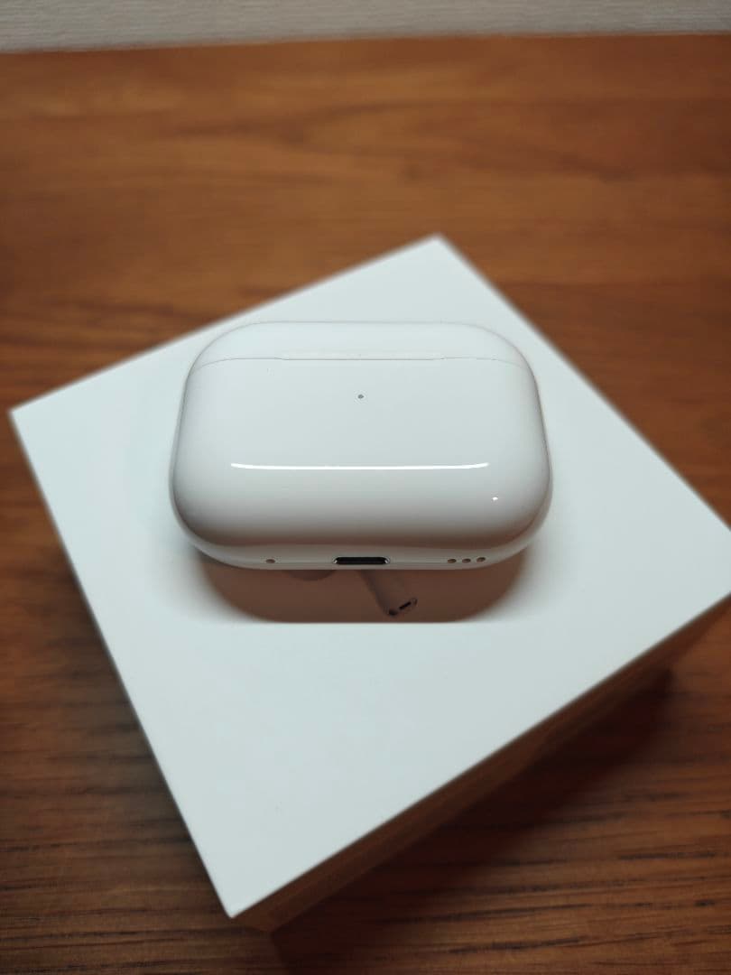 Airpods Pro 第二世代 Lightning端子モデル MQD83J/A