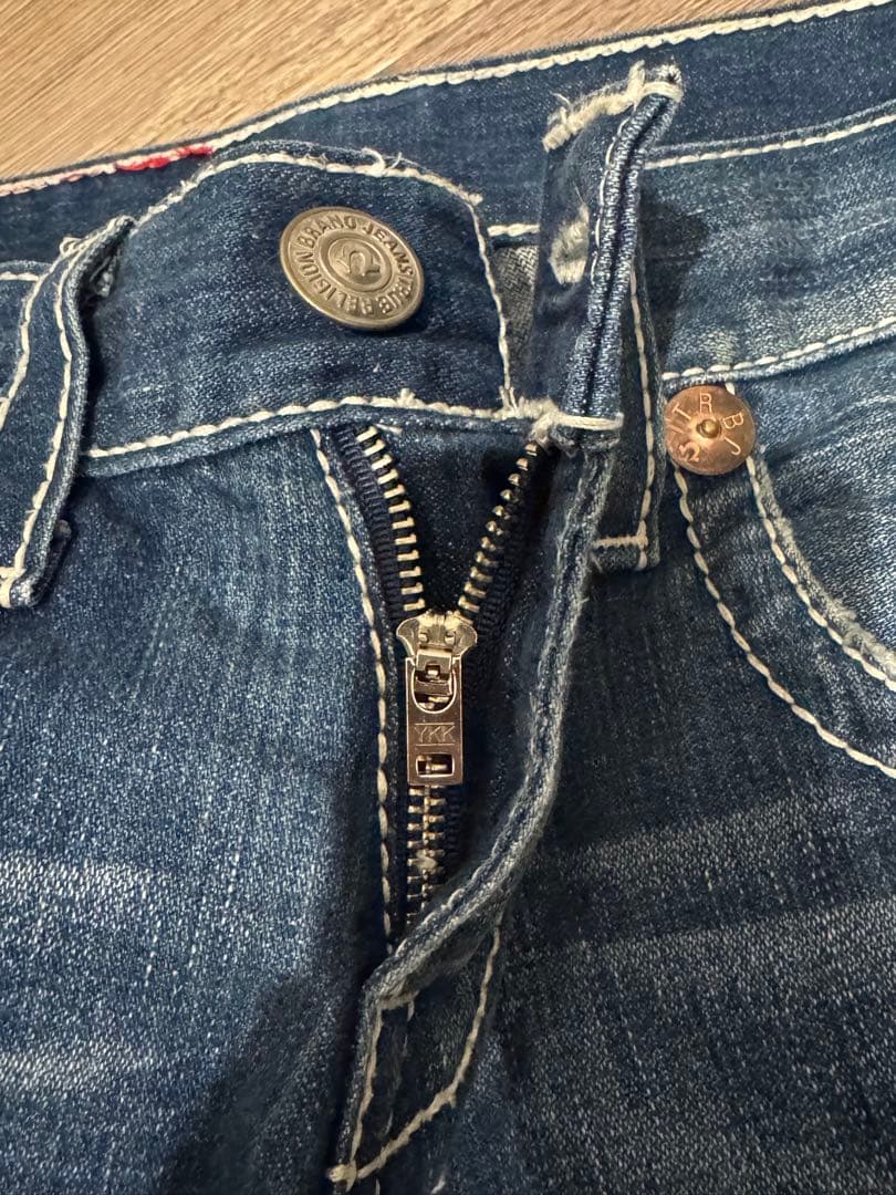 TRUE RELIGION JOEY SUPER T IO着用