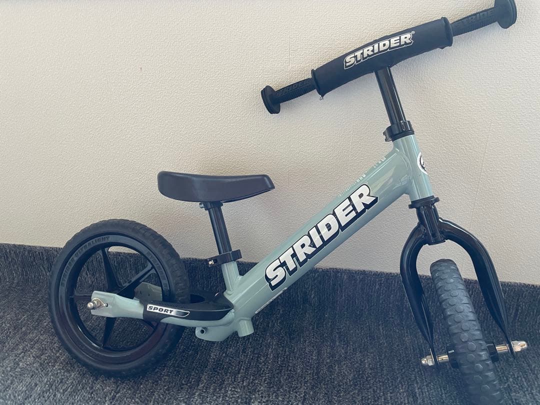 STRIDER ストライダー 12インチ 2023年限定色 アイスブルー