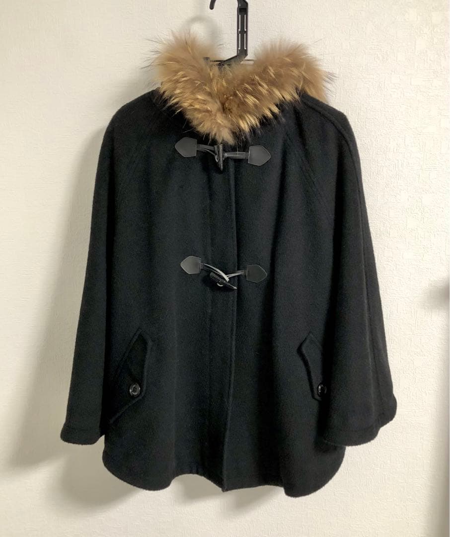 MARY QUANT ファー付き黒ポンチョ・ケープコート