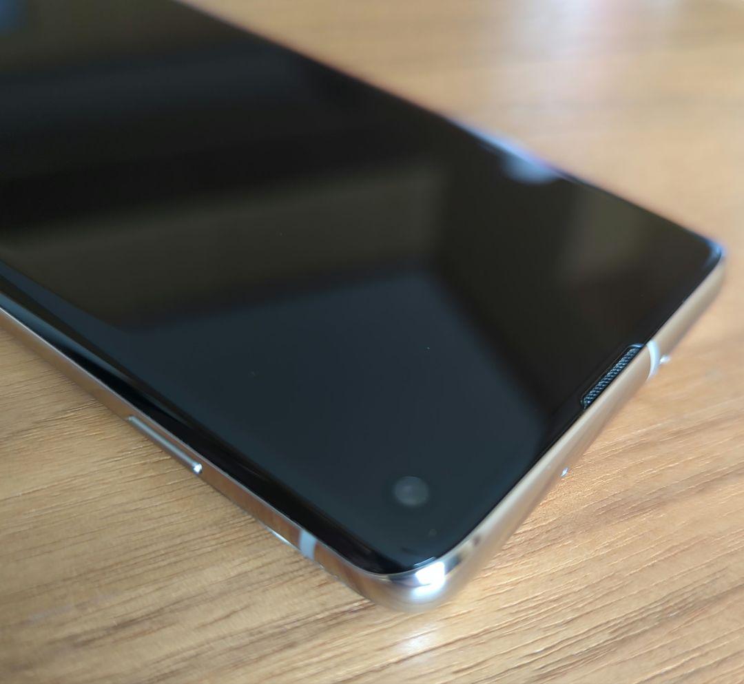 GalaxyS10・SIMフリー　spigenカバー　フィルム　セット