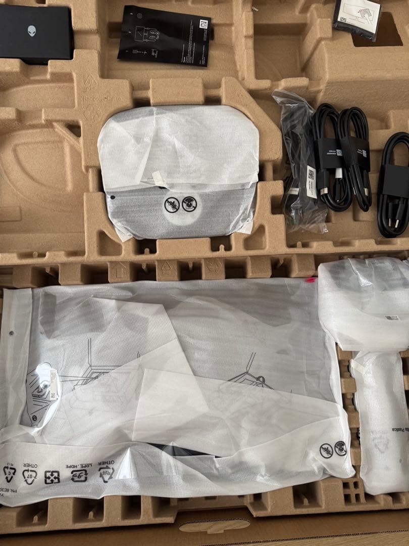 Dell AW 2725Q ゲーミングモニター 4k