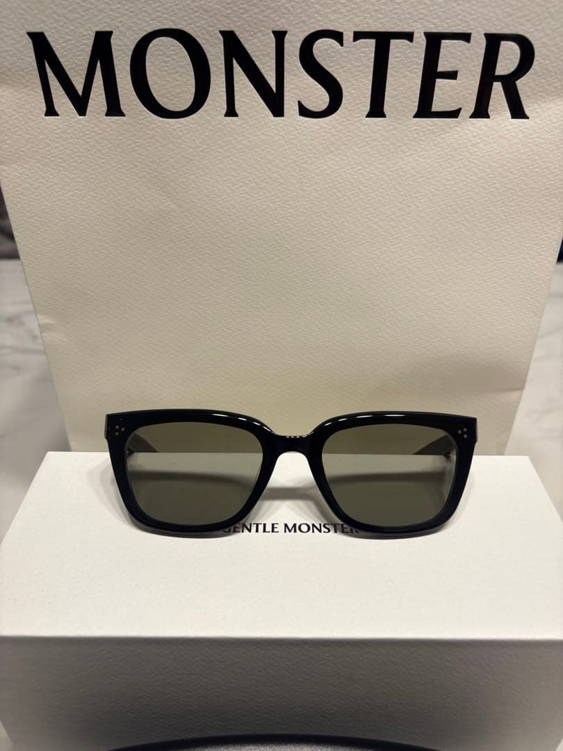 【最終値下げ】GENTLE MONSTER ブラックサングラス