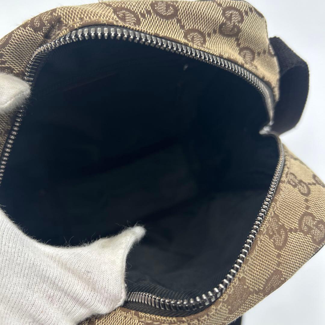 GUCCI グッチ GGキャンバス ショルダーバッグ　レザー　ロゴ