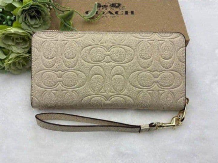 新品未使用コーチ長財布ロゴシグネチャーホワイトレディースメンズ送料無料即日発送