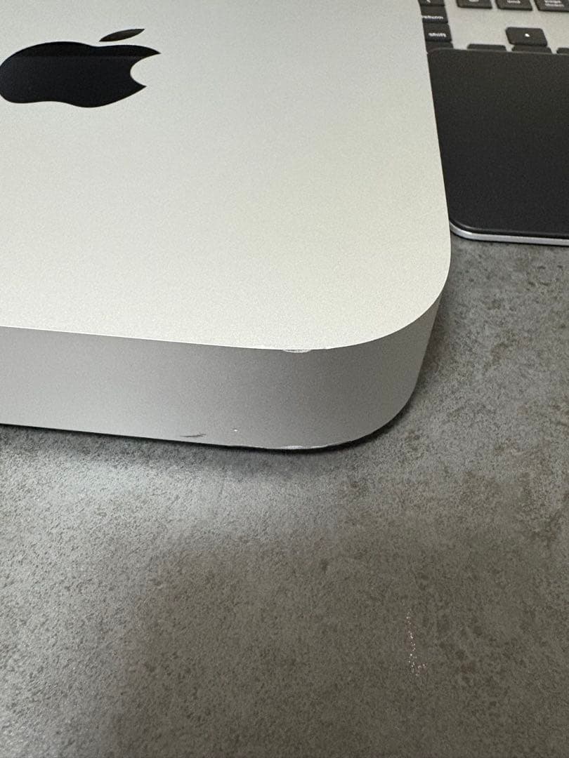 Mac mini、Magic Trackpad、Magic Keyboard