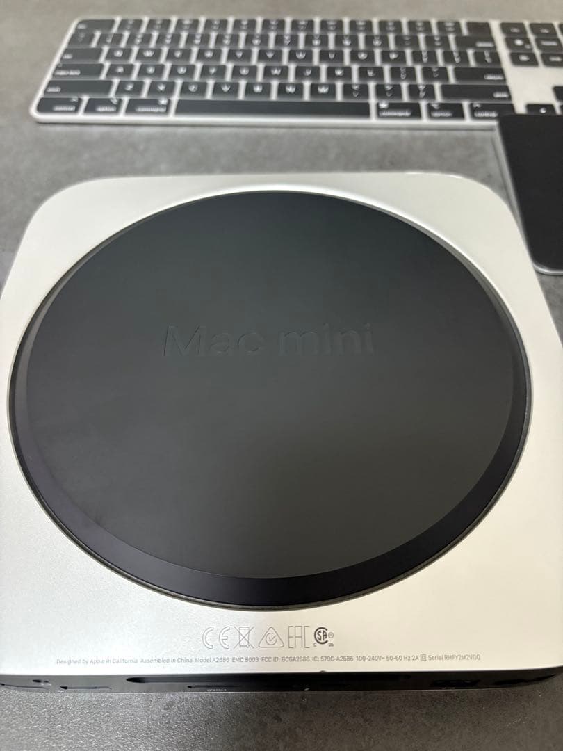 Mac mini、Magic Trackpad、Magic Keyboard