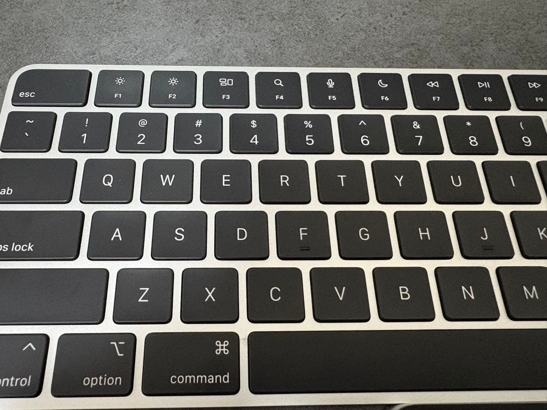 Mac mini、Magic Trackpad、Magic Keyboard