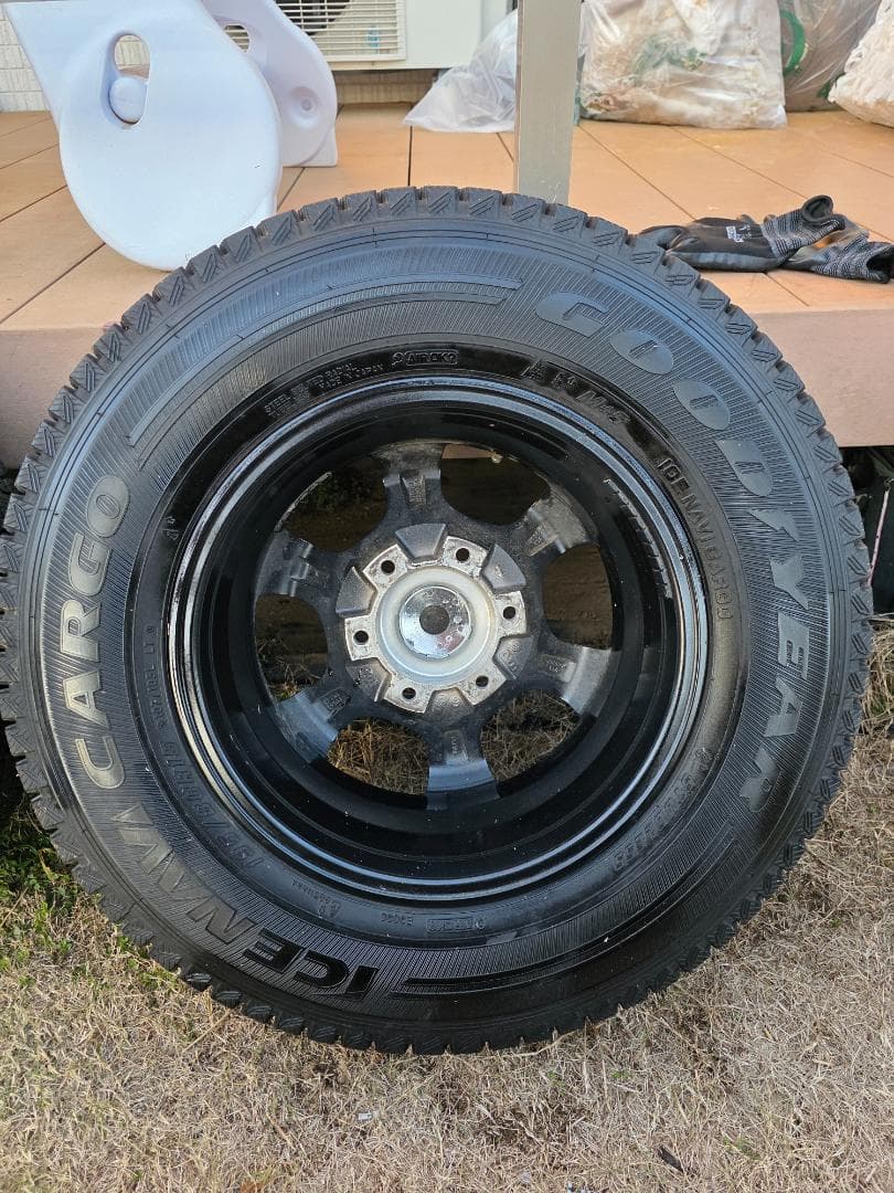 coco 195/80R15 スタッドレス＆ホイールセット　ハイエース