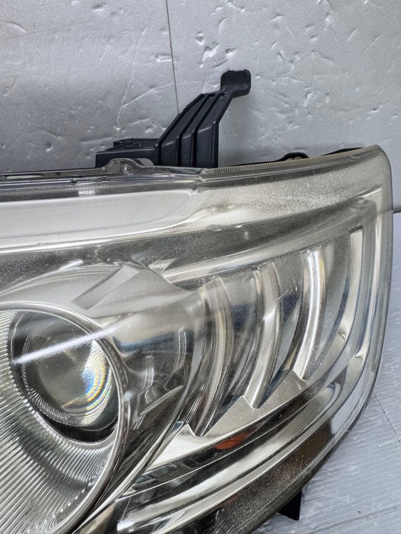 C25 セレナ☆後期純正HIDヘッドライト☆