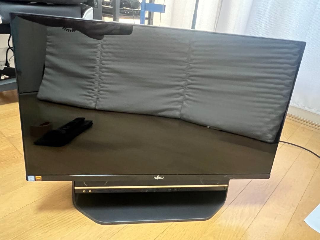 富士通　FMVF90B3B2 デスクトップパソコン Windows11、TV付き