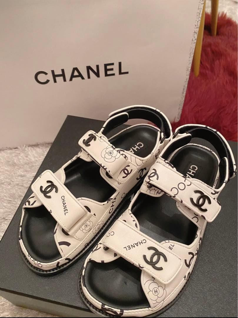 新品未使用 CHANEL ロゴ サンダル 超希少 人気モデル レア