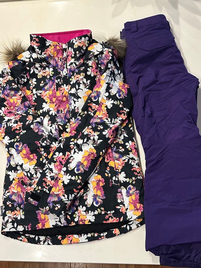 バートン　キッズ　ウエア上下セット140 、グローブＭ、ニット帽