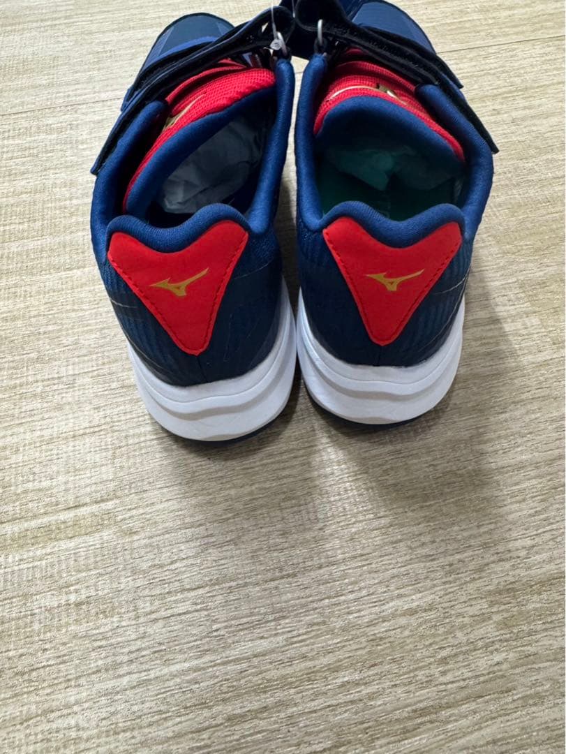 ランニングシューズ ミズノ ウェーブライトレボランエリート28.5㎝