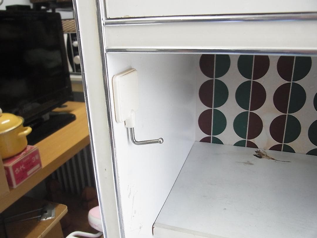 あ*ひ様 アーチ窓　レトロポップ　食器棚　飾り棚　陳列棚　傷汚れあり　昭和家具