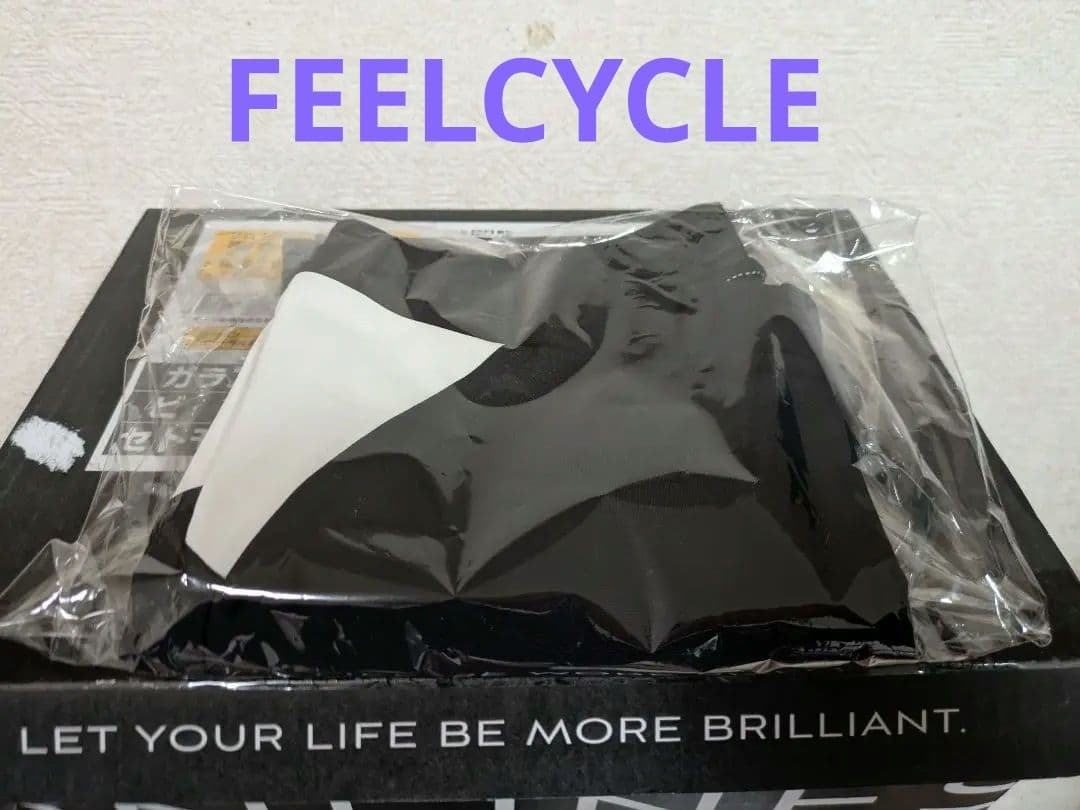 【新品未使用】FEELCYCLE レギンス 黒✕クリーム（白）