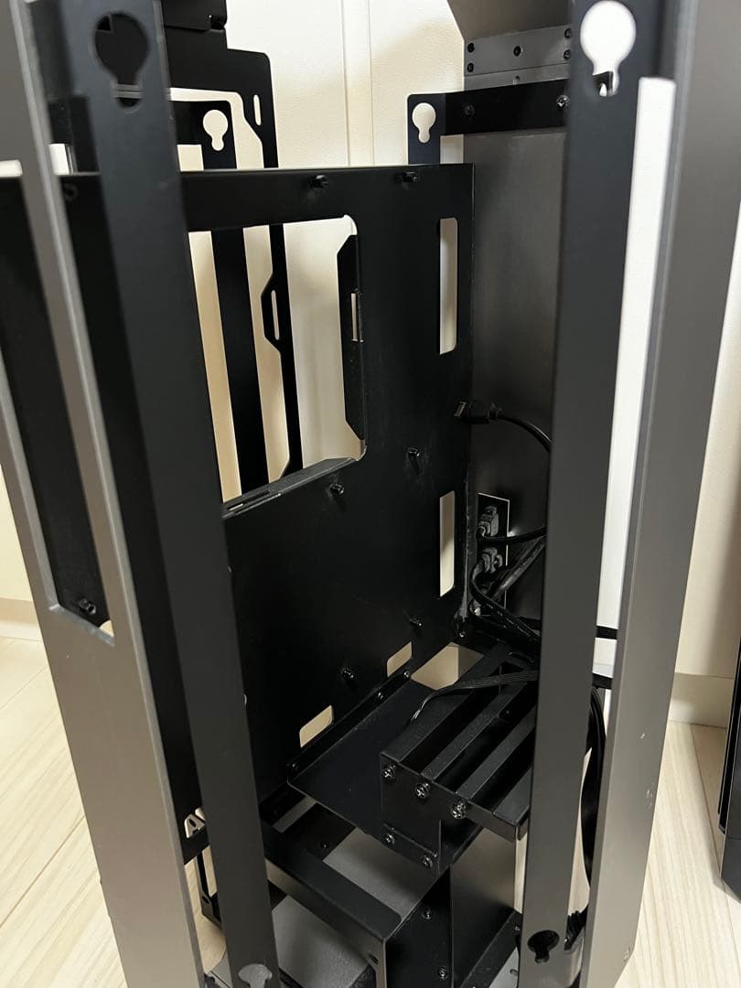 【日本未発売】AZZA OPUS ATXケース