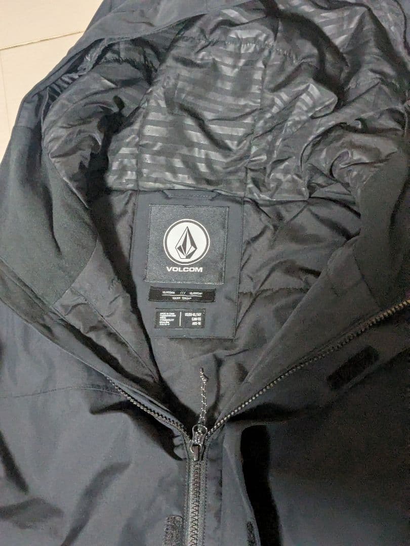 VOLCOM　キッズ　ジュニア　スノーボードウェア　ジャケット