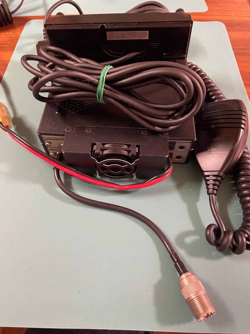 Icom IC-2700 トランシーバー