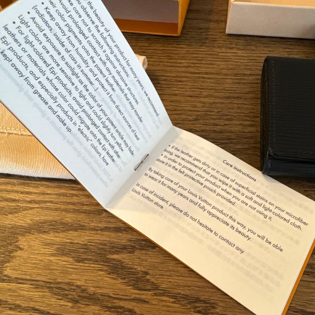 極美品 鑑定OK! LOUIS VUITTON 名刺入れ エピ 未使用 正規品