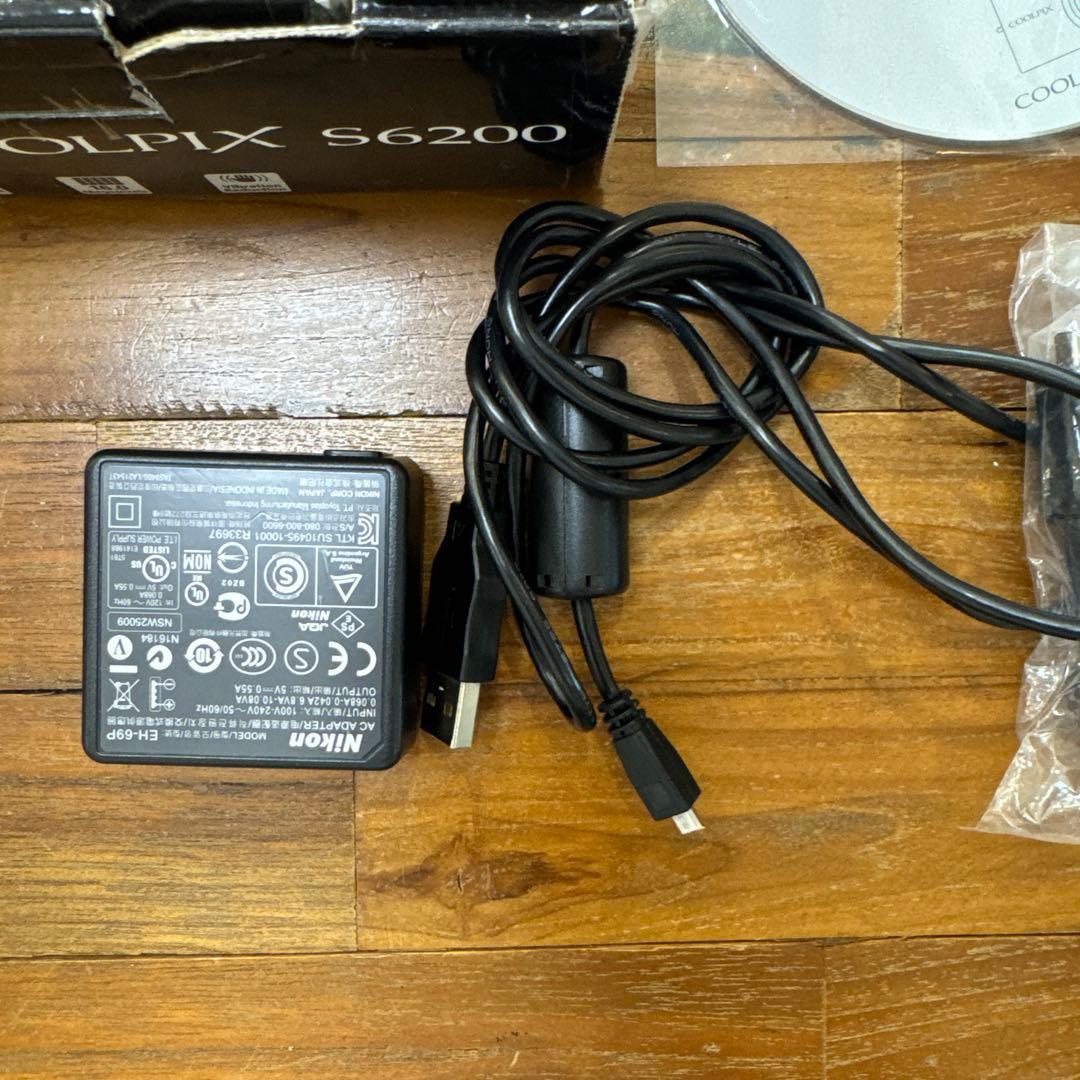 Nikon COOLPIX S6200 レッド　美品　動作確認済み　デジカメ