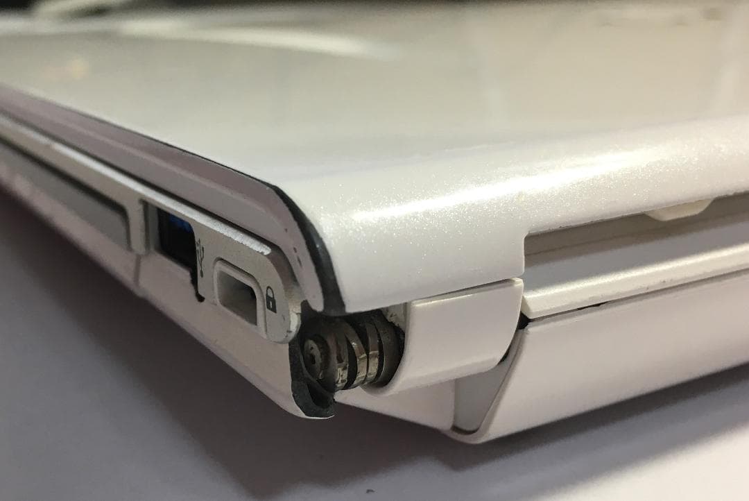 富士通 FMV LIFEBOOK SH75/T Windows11