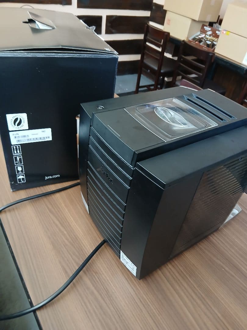 JURA エスプレッソマシンE8 クローム　正規取扱店保証期限内