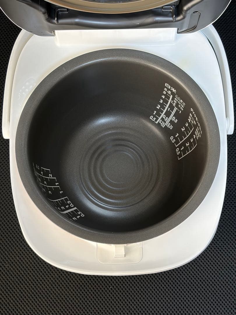 TOSHIBA　真空IHジャー炊飯器　RC-10VRT　ホワイト