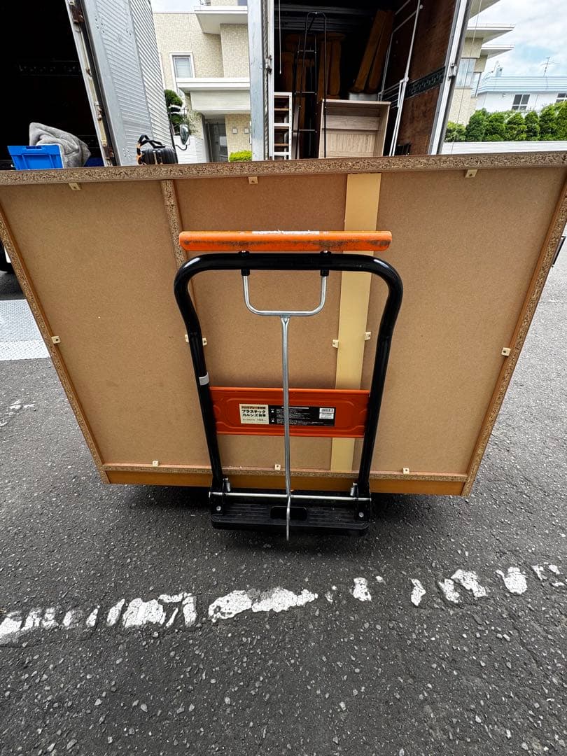 重厚感ある　落ち着いたナチュラルウッド 6段引き出しチェス　送料無料　設置料無料