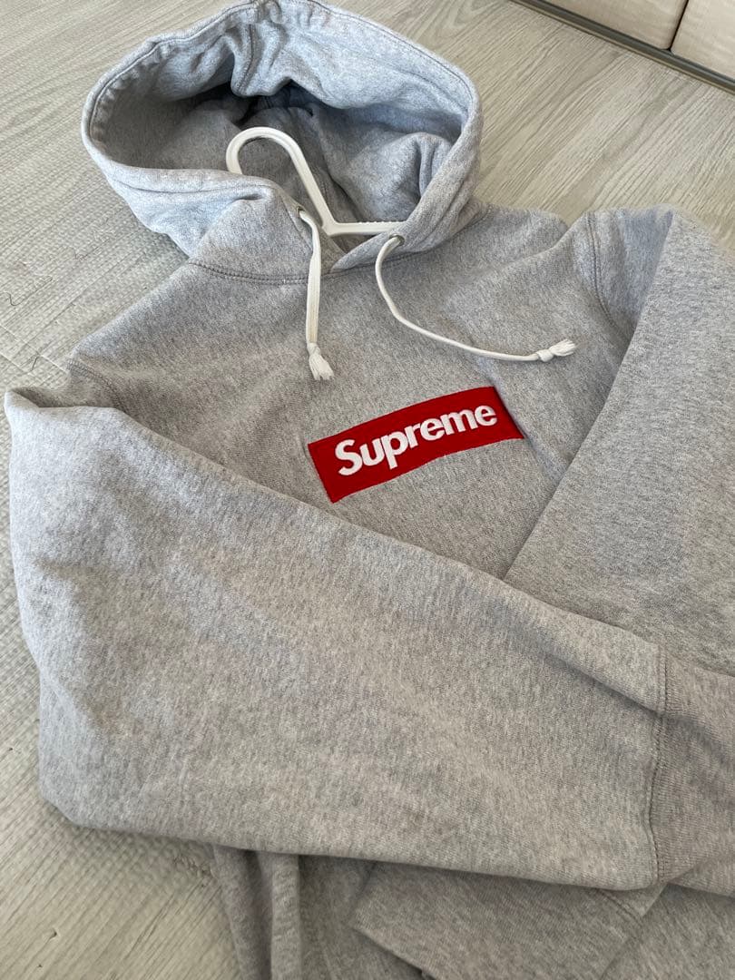 Supreme グレー フード付きパーカー