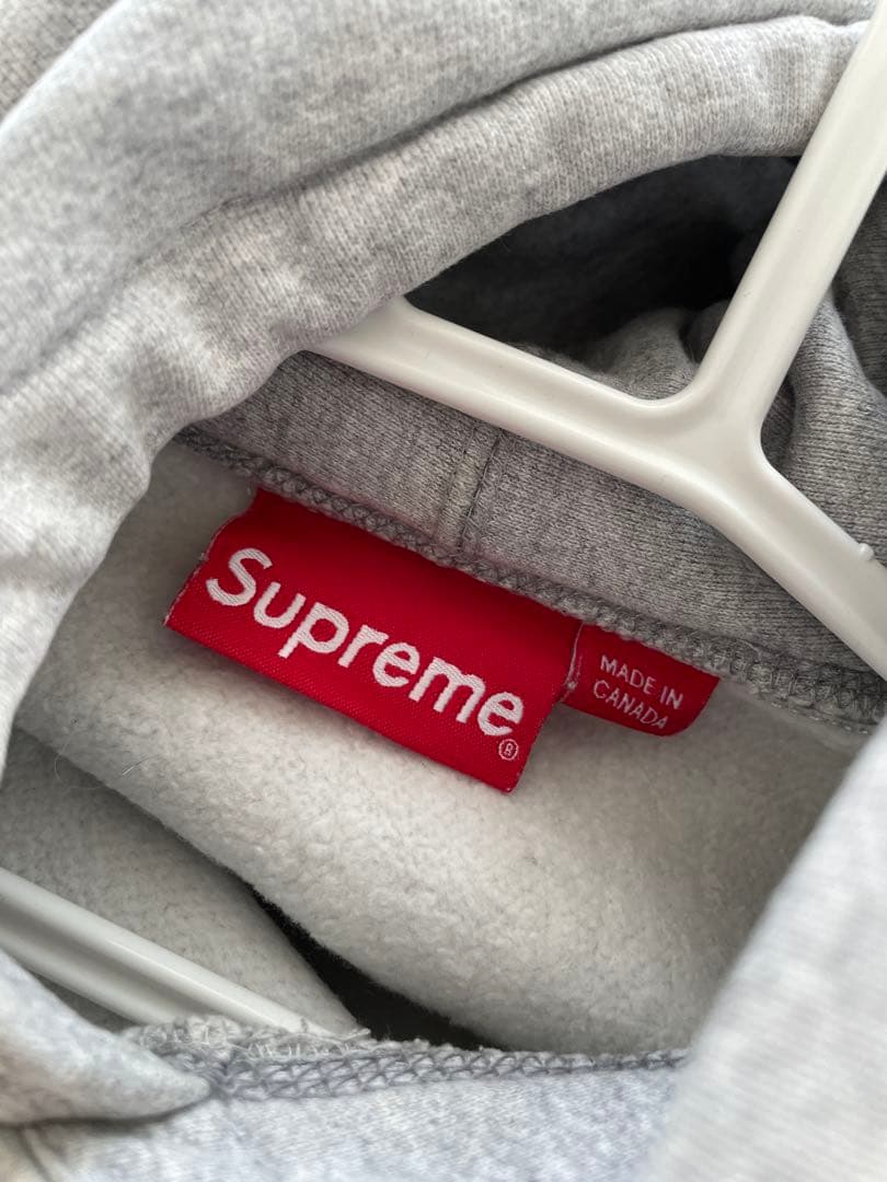 Supreme グレー フード付きパーカー
