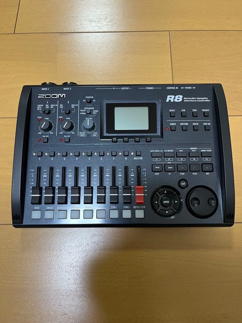 Zoom R8 マルチトラックレコーダー 32GB SDカード・ケース付き