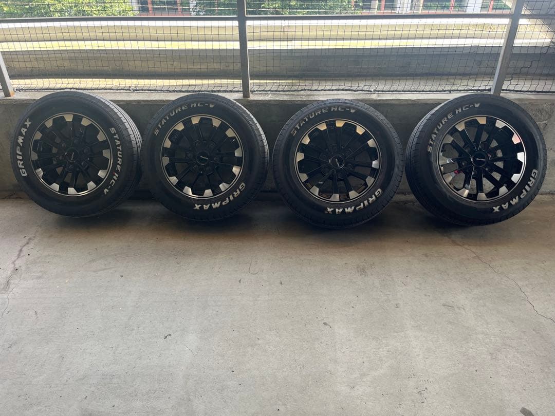 200系ハイエース用 16インチアルミホイール、タイヤ4本セット