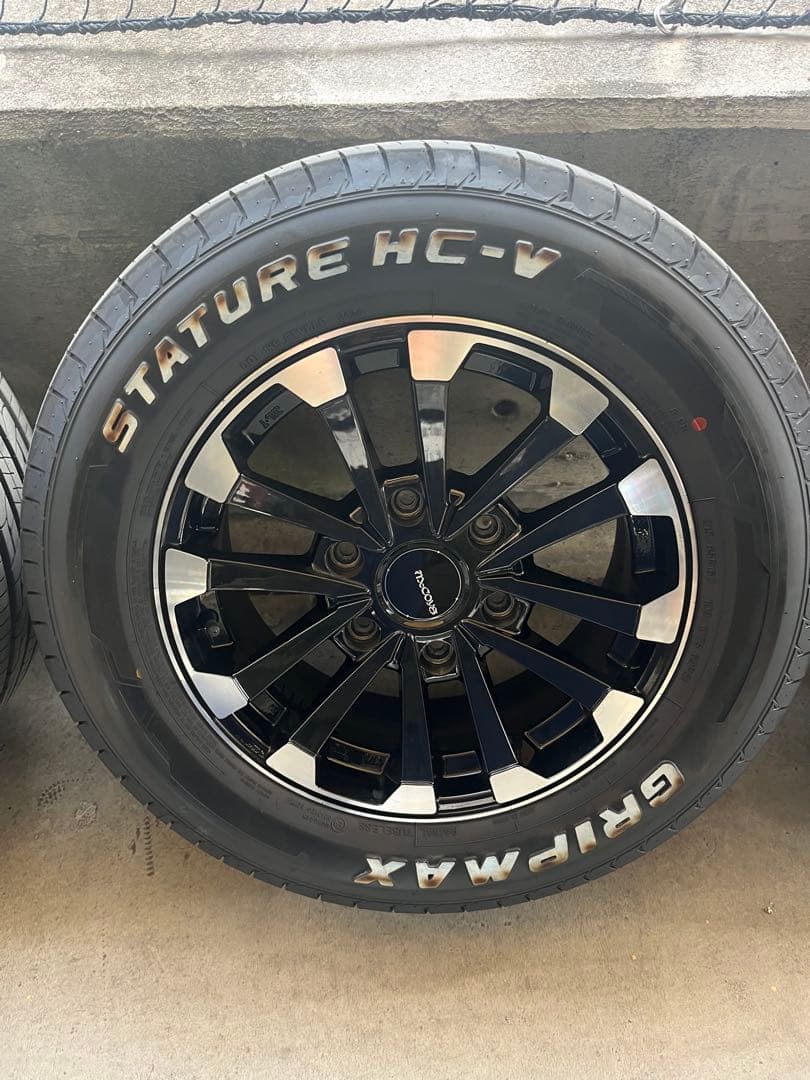 200系ハイエース用 16インチアルミホイール、タイヤ4本セット