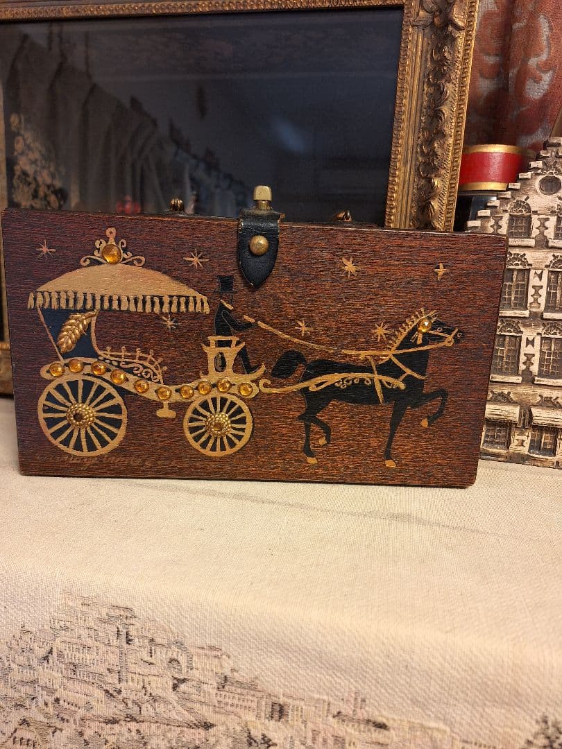 エニットコリンズ馬車デザインの木製ボックスアンティーク