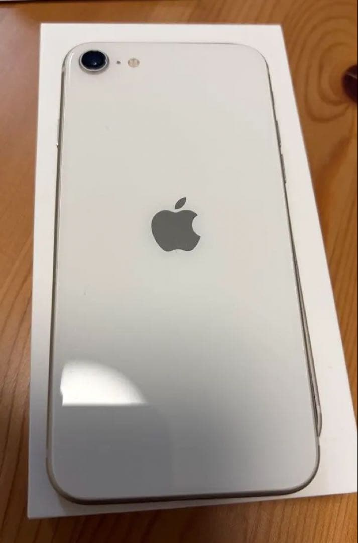 iPhone SE (第3世代) ホワイト 本体