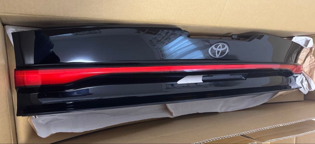 60プリウス　Zグレード　新古品テールライト3点セット