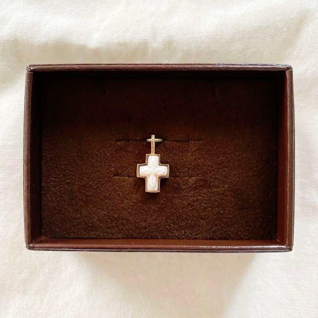 美品 agete シェルクロスチャーム