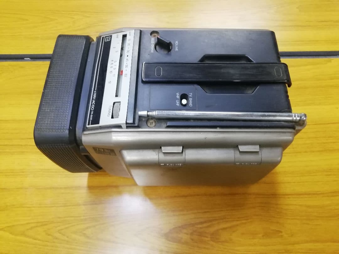 昭和レトロ、希少　ナショナル　ポータブルテレビ昭和