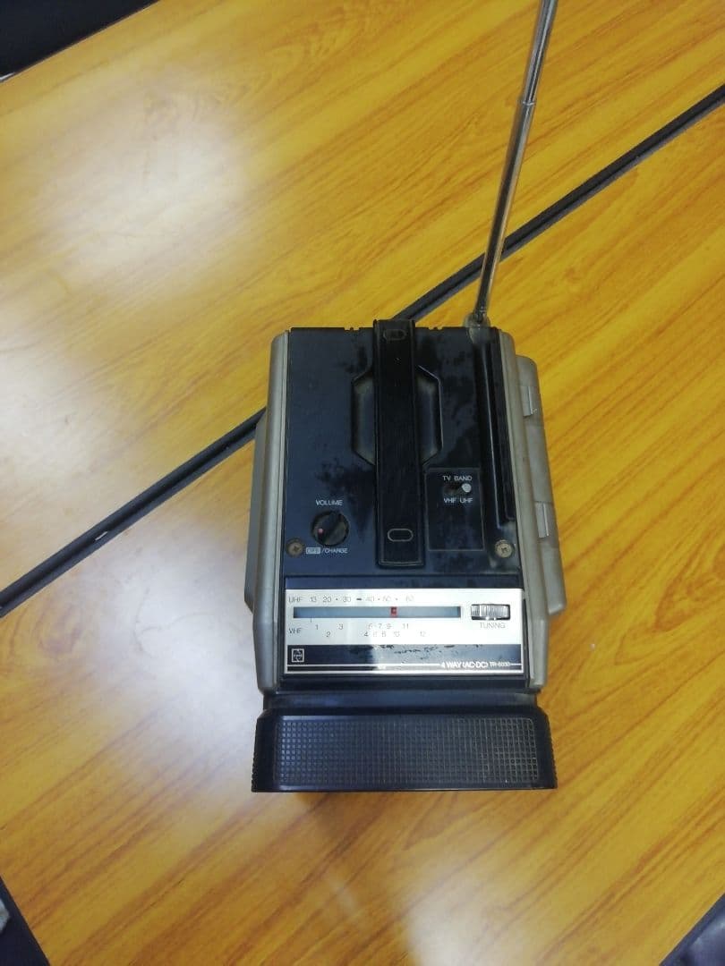 昭和レトロ、希少　ナショナル　ポータブルテレビ昭和