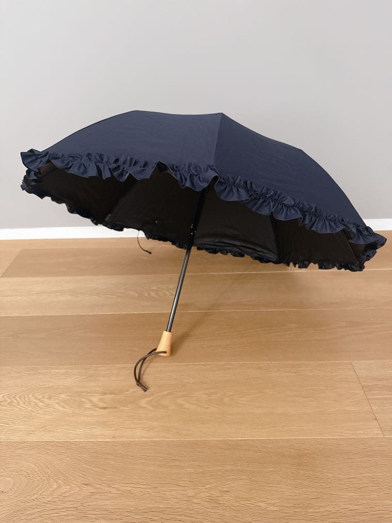 サンバリア100 遮光日傘　2段折りたたみ　フリル　ネイビー