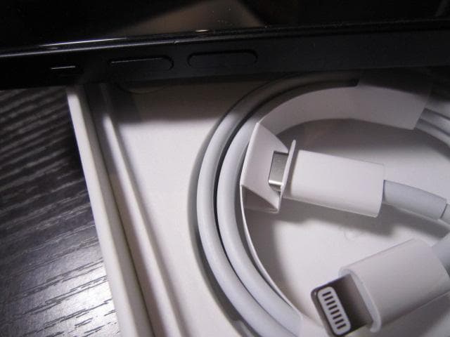 iPhone13 256GB SIMフリー 付属品未使用 純正バッテリー86%