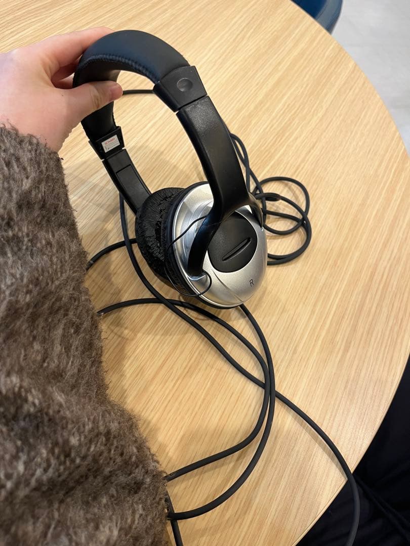 jk有線ヘッドホン シルバー/ブラック