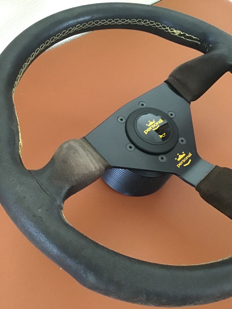 車ステアリング　パーソナル　グリンタ　イエローステッチ　バックスキン　35φ