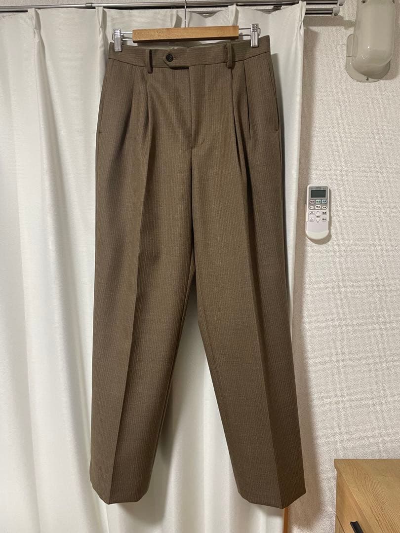 u*1様 AURALEE BLUEFACED WOOL TWO-TUCK SLA